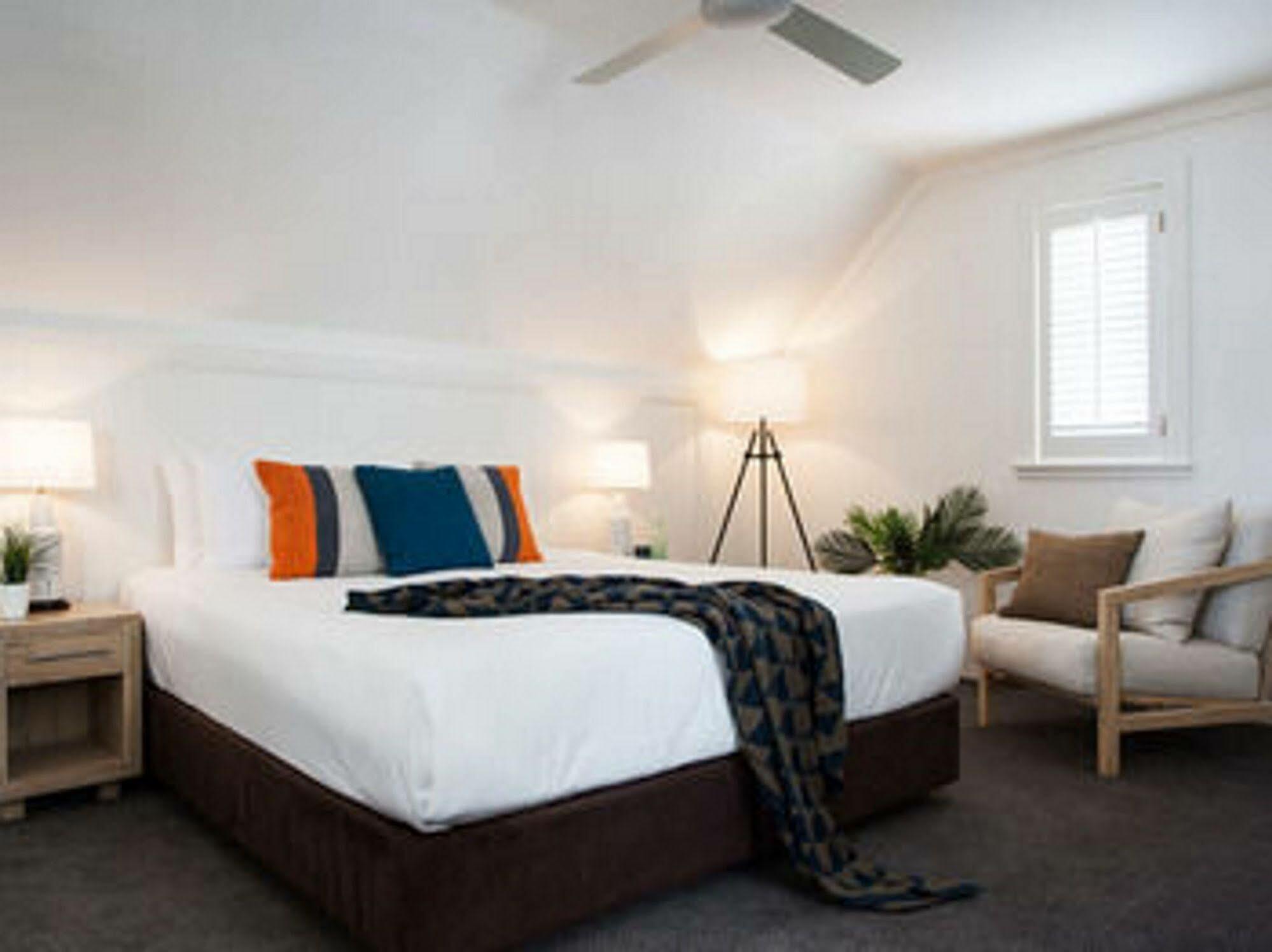 แองคอเรจ พอร์ต สตีเฟ่น Hotel Corlette ภายนอก รูปภาพ